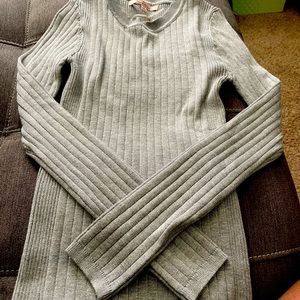 Medium gray shirt never worn very form fitting